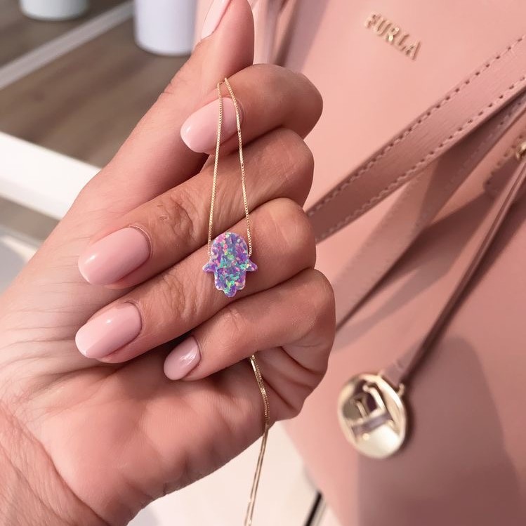 Arany nyaklánc Hamsa Opal