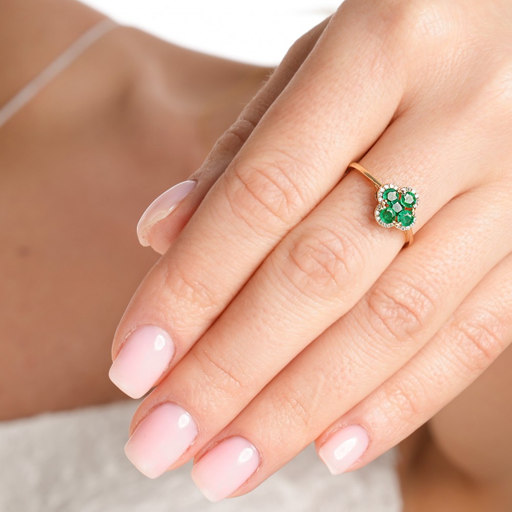 Gyűrű Diamantokkal és Smaragddal Aura Clover