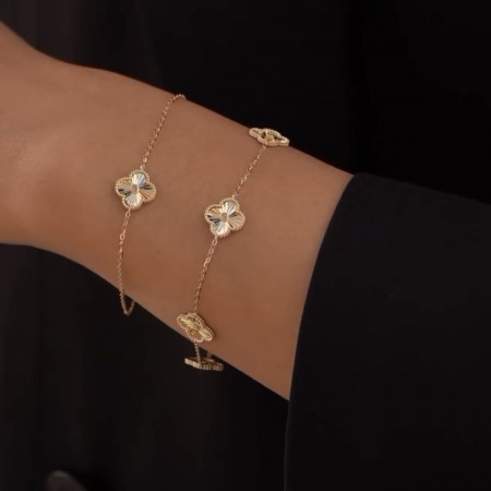 Arany karkötő Diamond Clover